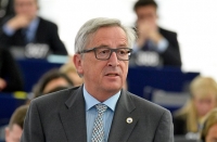 Αναβάθμιση του ρόλου της ΕΕ στο Κυπριακό ανακοίνωσε ο Γιούνκερ