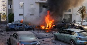 ΥΠΕΞ: Άμεση καταδίκη της σημερινής επίθεσης κατά του Ισραήλ – «Η Ελλάδα στέκεται στο πλευρό του Ισραήλ»