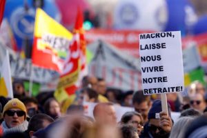«Παραλύει» αύριο η Γαλλία για το συνταξιοδοτικό