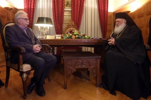 Ιερώνυμος σε Γαβρόγλου: Απαγορεύοντα τα θρησκευτικά σύμβολα στο Δημόσιο;
