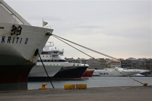 Σύσκεψη για τις αεροπορικές και ακτοπλοϊκές συνδέσεις των νησιών
