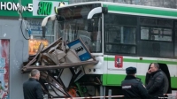 Μόσχα: Λεωφορείο έπεσε πάνω σε στάση, 3 τραυματίες