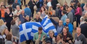 Χειμάρρα: Νίκησε στις εκλογές ο Φρέντι Μπελέρης – Δείτε βίντεο με τους πανηγυρισμούς
