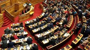 Yπερψηφίστηκε η συμφωνία για τις ΑΟΖ με την Ιταλία – Σήμερα η ονομαστική ψηφοφορία για το επίμαχο άρθρο της συμφωνίας με την Αίγυπτο