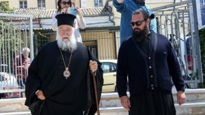 Μητροπολίτης Κέρκυρας: Στις 25 Μαΐου η δικάσιμος για την Θεία Κοινωνία (pics, vid)