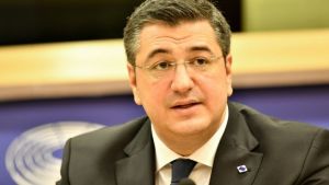 Απ. Τζιτζικώστας για Μ. Γιαννάκου: «Έχασα μια στενή και αγαπημένη φίλη»