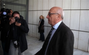 Δίκη Siemens: Αμφιβητεί τα «ημερολόγια Τσακάλου» ο Θ. Τσουκάτος