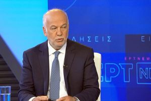 «Βραχιολάκι» σε όσους είναι σε επιτήρηση για ενδοοικογενειακή βία - Δείτε τα 14 μέτρα που ανακοίνωσε ο Φλωρίδης