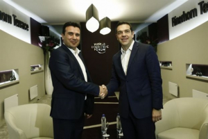 «Σπονδυλωτή λύση» για όνομα και αλυτρωτικά προωθεί η κυβέρνηση
