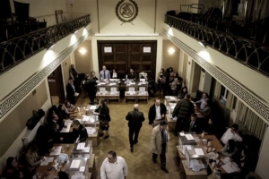 Στις κάλπες Κυριακή και Δευτέρα οι δικηγόροι για τον δεύτερο γύρο