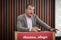 Παρέμβαση Θεοδωράκη για τον σύγχρονο ρόλο των γυναικών