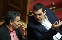 <div>Κραδαίνοντας το χαρτί των εκλογών προς όλες τις κατευθύνσεις θέλει να κλείσει την β' αξιολόγηση ο ΣΥΡΙΖΑ</div>