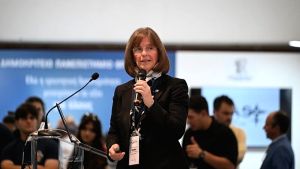Από τη Γη στο Διάστημα: Η Dr. Dunbar εμπνέει τους μαθητές της Αλεξανδρούπολης