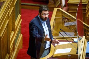 Κώστας Ζαχαριάδης στο politic: «Με το τέλος της πανδημίας επιβάλλεται να γίνουν εκλογές»