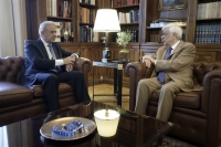 Συνάντηση Παυλόπουλου με Αβραμόπουλο για το προσφυγικό