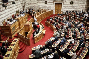 Περικοπή βουλευτικής αποζημίωσης σε Μιχαλολιάκο, Κασιδιάρη και Ηλιόπουλο