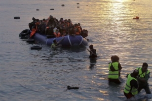 Frontex: Αρκετά κάτω από τα περσινά επίπεδα οι ροές στα νησιά τον Αύγουστο