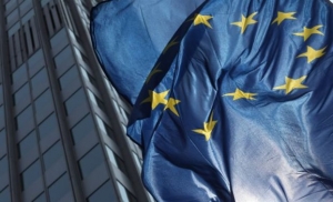 Λιτά και ευρωσκεπτικιστικά, η ΕΕ γιορτάζει την Επέτειο του Μάαστριχτ