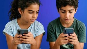 Δυναμική παρέμβαση για την προστασία των ανηλίκων από τα social media