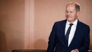 Γερμανία: Αποδοκιμασίες και γιουχαΐσματα σε εκδήλωση του καγκελάριου Σολτς (vid)