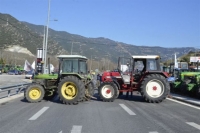 Από τις 12 το μεσημέρι μέχρι τις 6 το απόγευμα κλειστά τα Τέμπη - Κλιμακώνουν τα μπλόκα οι αγρότες