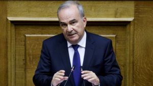 Παπαθανάσης: Τι είπε για παραλίες και εσωτερικούς χώρους καταστημάτων εστίασης