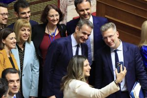 Γάμος ομόφυλων ζευγαριών: Οι «αντάρτες» βουλευτές Θεσσαλονίκης της ΝΔ