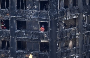 Στους 58 οι νεκροί από την πύρινη κόλαση στον πύργο του Λονδίνου