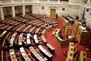 Στη Βουλή η δίμηνη παράταση του μνημονίου