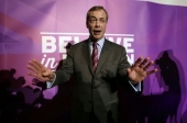 Παραμένει ο Νάιτζελ Φάρατζ στην ηγεσία του UKIP