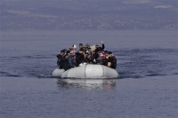 Hurriyet: Χιλιάδες περιμένουν να φτάσουν στα ελληνικά νησιά