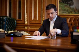 Ο Ζελένσκι απέπεμψε τον πρέσβη του Κιέβου στην Γερμανία, μεταξύ άλλων πρεσβευτών σε άλλες χώρες