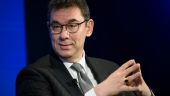 Α. Μπουρλά: Ο Έλληνας επικεφαλής της Pfizer φιλοδοξεί να σχεδιάσει «τον παγκόσμιο χάρτη της δημόσιας υγείας»
