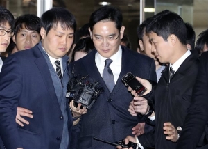 Συνελήφθη ο επικεφαλής της Samsung για το σκάνδαλο διαφθοράς