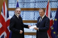 Η Ευρώπη μπροστά στον κυκεώνα του Brexit