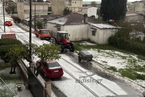 Το χαλάζι σκέπασε δρόμους και πλατείες στο Πολύκαστρο. Καταστροφές στις καλλιέργειες (ΒΙΝΤΕΟ-ΦΩΤΟ)
