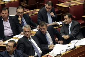 45 βουλευτές της ΝΔ ζητούν την αποπομπή του Ν. Φίλη