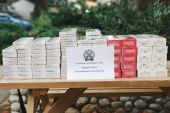Συνέλαβαν αλλοδαπό με 598 πακέτα λαθραίων τσιγάρων