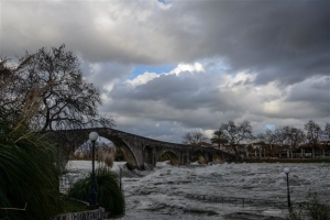 «Μαλακώνει» ο καιρός την Τρίτη - Ξεκίνησε η καταγραφή των ζημιών
