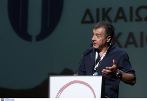 Στ.Θεοδωράκης: Οι 21 θέσεις που θα επουλώσουν τα τραύματα της χώρας