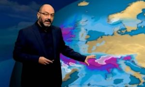 Θεσσαλονίκη: Χιονίζει στον Χορτιάτη – Το live του Σάκη Αρναούτογλου (vid)