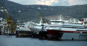 Σε απόγνωση οι εργαζόμενοι στα ναυπηγεία Σύρου