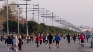 Θεσσαλονίκη: Ποδηλάτης έχασε τον έλεγχο και έπεσε στον Θερμαϊκό