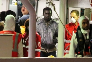 Τον καπετάνιο-διακινητή από το πολύνεκρο ναυάγιο συνέλαβαν οι ιταλικές Αρχές