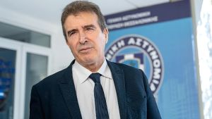 Δέσμευση για την ενίσχυση του θεσμικού πλαισίου κατά της ενδοοικογενειακής βίας