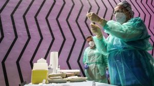Ιταλία: 500.000 εμβολιασμοί την ημέρα – Εμβολιασμένο το 60% των πολιτών ως τα μέσα Ιουλίου