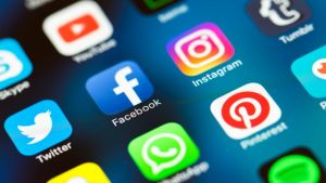 Σιγκαπούρη: Ανήρτησε fake news για τον κορωνοϊό στο Facebook και μπήκε φυλακή