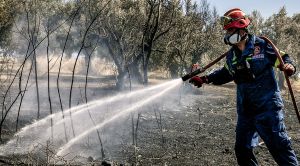 Θεσσαλονίκη: Υπό έλεγχο η φωτιά στη Βόλβη – Σε επιφυλακή οι δυνάμεις για πιθανές αναζωπυρώσεις