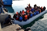 Ασφυξία στον Πειραιά, άλλοι 1.000 πρόσφυγες φτάνουν στο λιμάνι