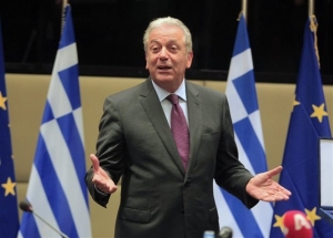 Αποχαιρετιστήρια δήλωση Αβραμόπουλου με έμφαση στην εθνική συνεννόηση